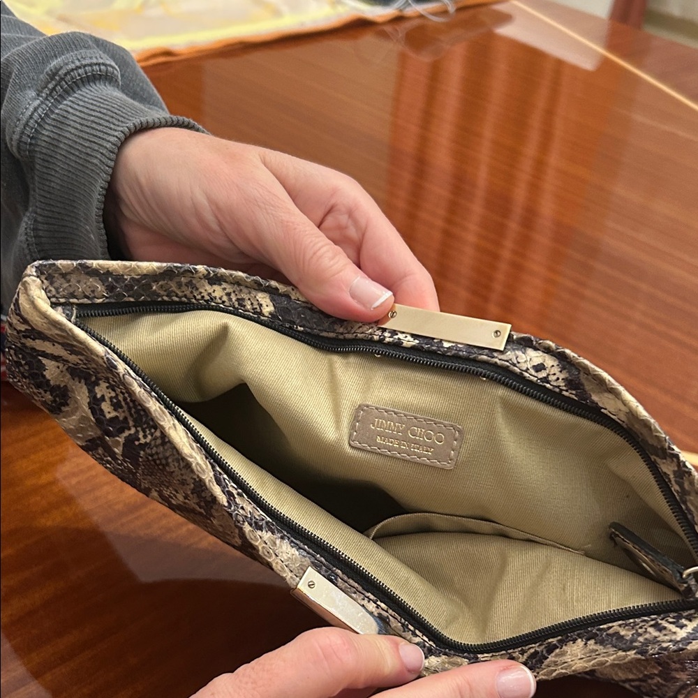 Jimmy Choo Snake-Print Clutch bag wallet in Beige and Black - Picture 3 of 4
